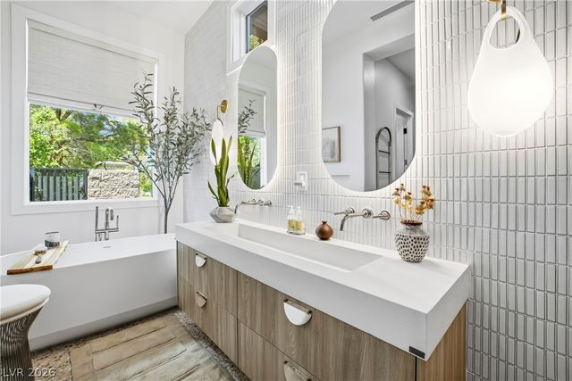 7 Vintage Valley Drive, Las Vegas, NV 89141