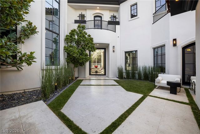 7 Vintage Valley Drive, Las Vegas, NV 89141