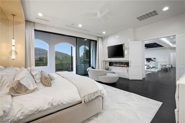 7 Vintage Valley Drive, Las Vegas, NV 89141