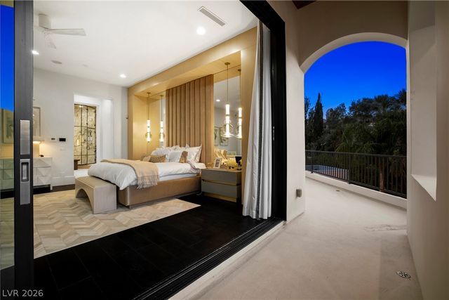 7 Vintage Valley Drive, Las Vegas, NV 89141
