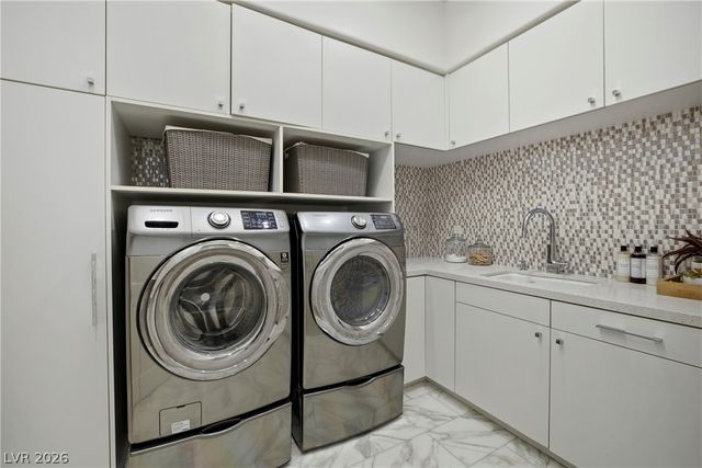 7 Vintage Valley Drive, Las Vegas, NV 89141