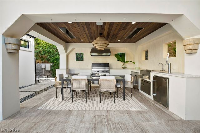7 Vintage Valley Drive, Las Vegas, NV 89141