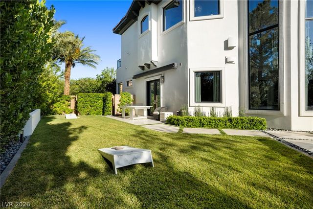 7 Vintage Valley Drive, Las Vegas, NV 89141