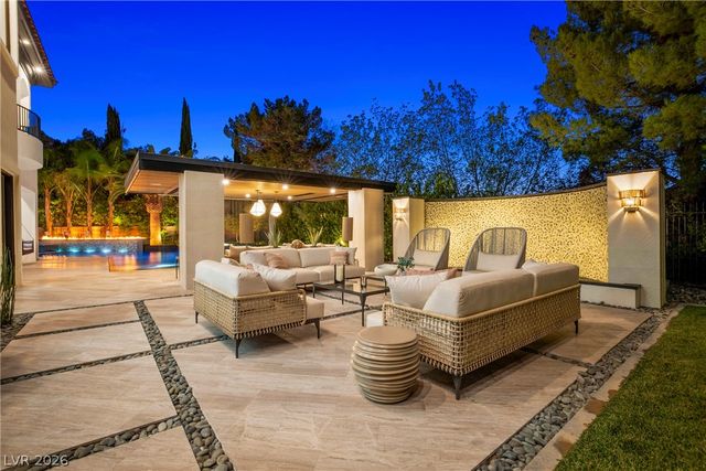 7 Vintage Valley Drive, Las Vegas, NV 89141