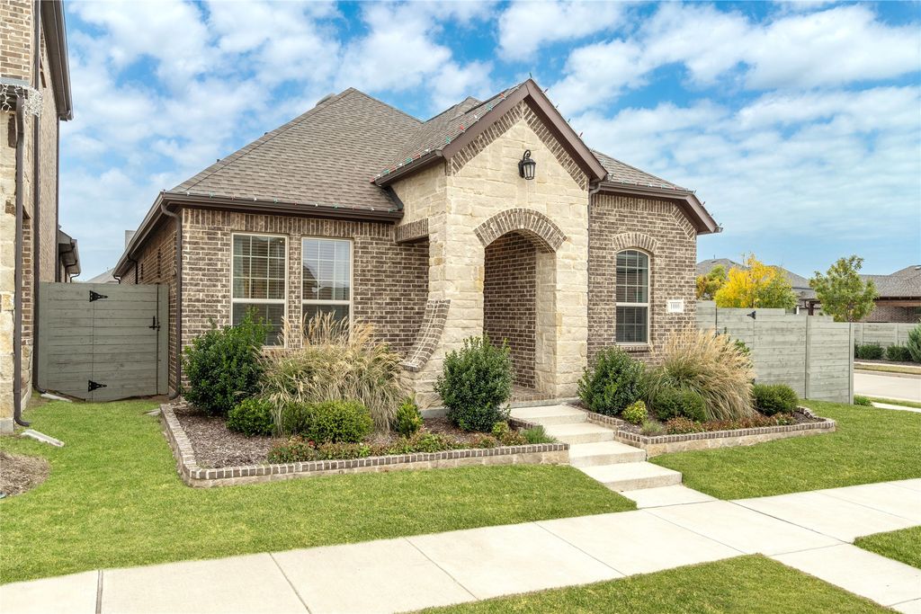 1000 Lamp Post Lane, Argyle, TX 76226