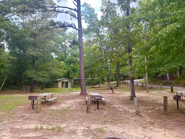 914 Lakeshore Dr, Abbeville, AL 36310