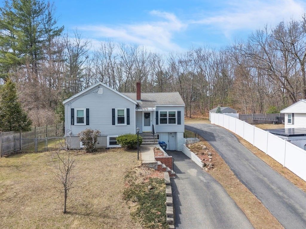 19 Elane, Methuen, MA 01844