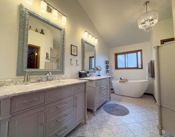 1392 Bingham Mills Drive, New Albany, OH 43054
