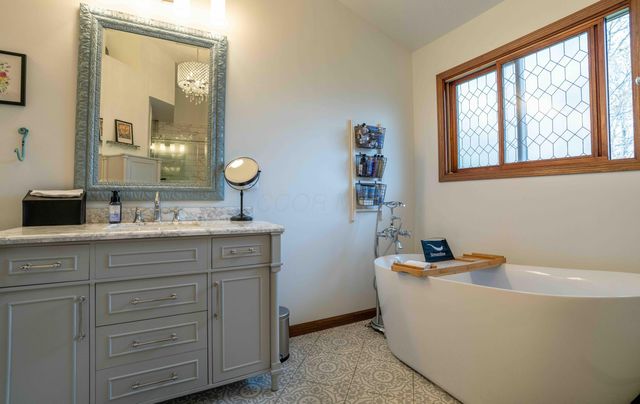 1392 Bingham Mills Drive, New Albany, OH 43054