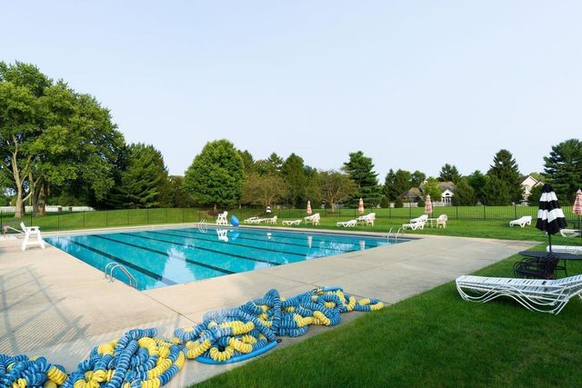 1392 Bingham Mills Drive, New Albany, OH 43054