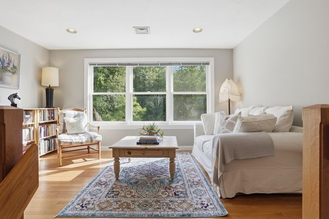 88 Esterbrook Rd, Acton, MA 01720