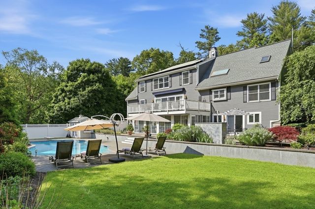 88 Esterbrook Rd, Acton, MA 01720