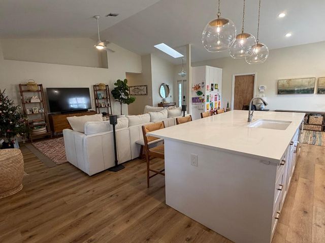 236 SE 9th Street, Dania Beach, FL 33004