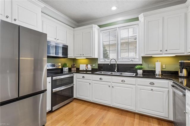 111 Eric Nelson RN, Yorktown, VA 23693