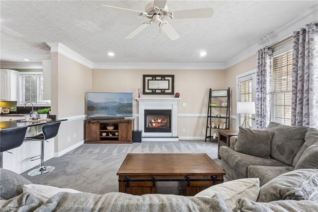 111 Eric Nelson RN, Yorktown, VA 23693