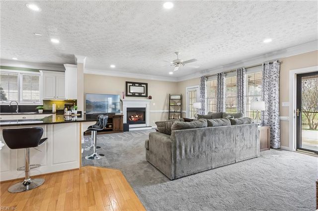 111 Eric Nelson RN, Yorktown, VA 23693