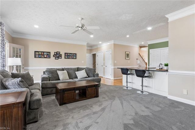 111 Eric Nelson RN, Yorktown, VA 23693