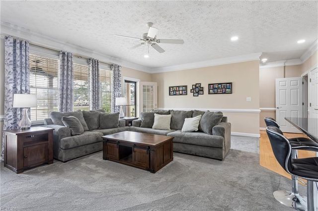 111 Eric Nelson RN, Yorktown, VA 23693