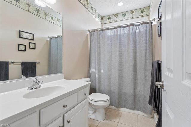 111 Eric Nelson RN, Yorktown, VA 23693