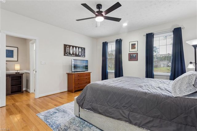 111 Eric Nelson RN, Yorktown, VA 23693