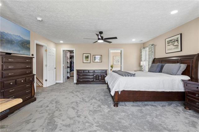 111 Eric Nelson RN, Yorktown, VA 23693