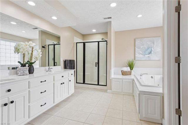 111 Eric Nelson RN, Yorktown, VA 23693