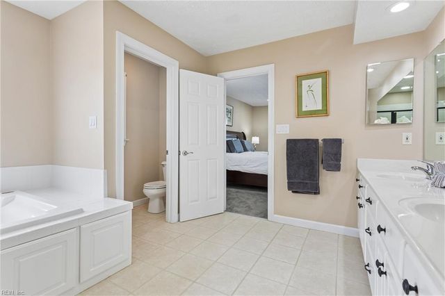 111 Eric Nelson RN, Yorktown, VA 23693