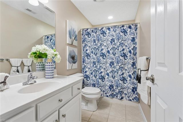 111 Eric Nelson RN, Yorktown, VA 23693