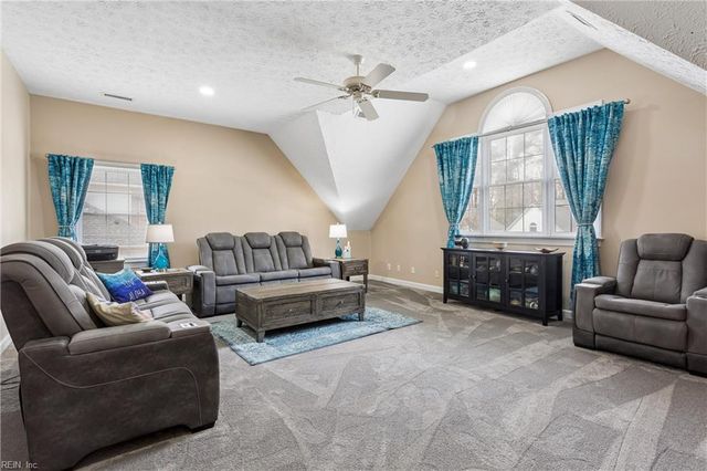 111 Eric Nelson RN, Yorktown, VA 23693