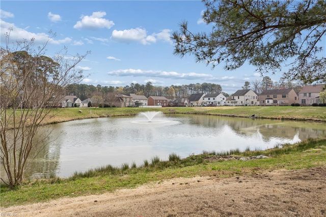 111 Eric Nelson RN, Yorktown, VA 23693