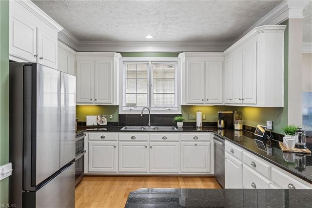 111 Eric Nelson RN, Yorktown, VA 23693