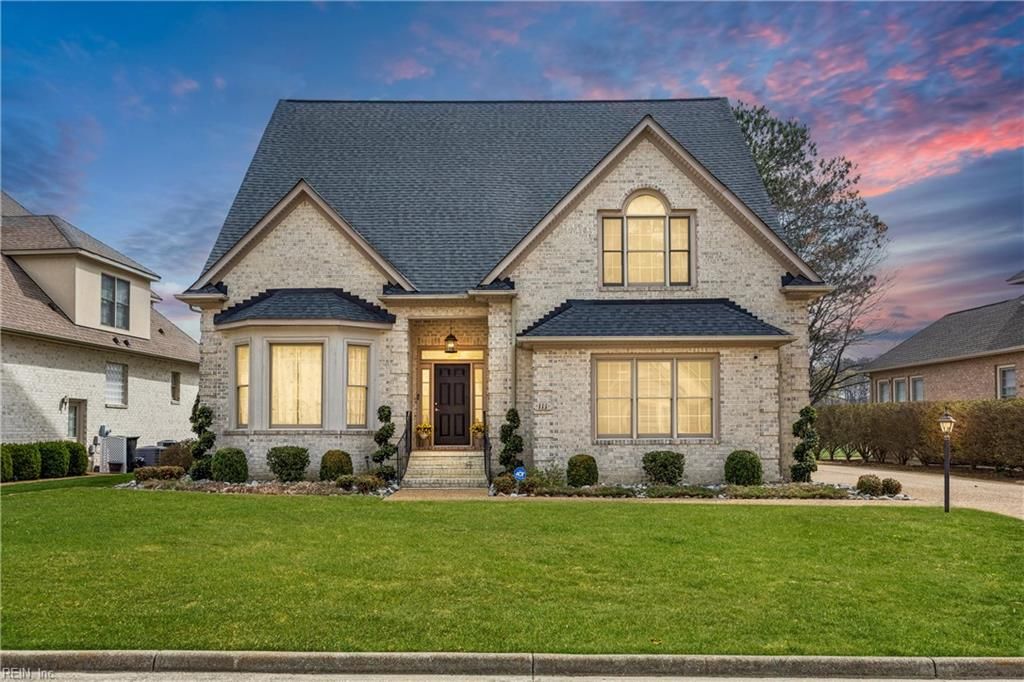 111 Eric Nelson RN, Yorktown, VA 23693