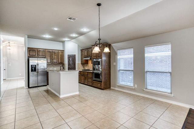 1404 Pillar Bluff Way, Mckinney, TX 75072