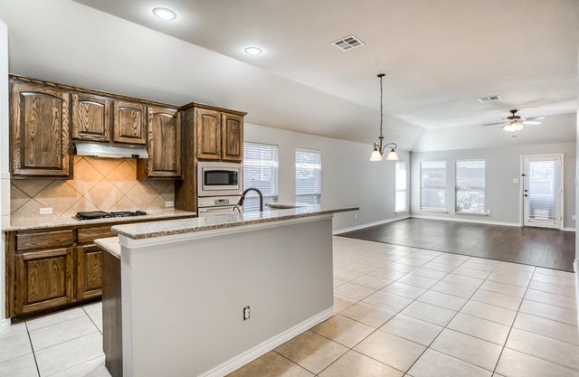 1404 Pillar Bluff Way, Mckinney, TX 75072