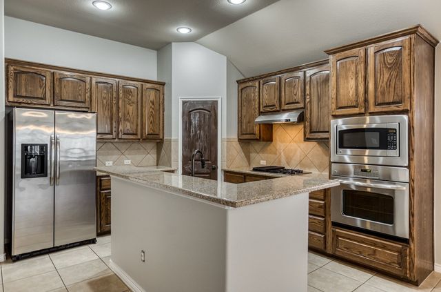 1404 Pillar Bluff Way, Mckinney, TX 75072