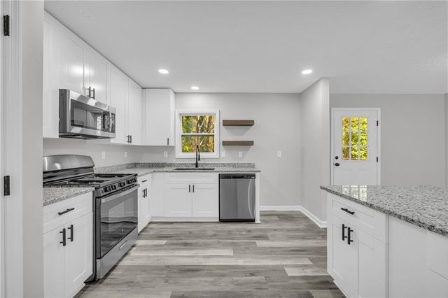 6956 Kimberland Gardens Lane, Lithonia, GA 30058