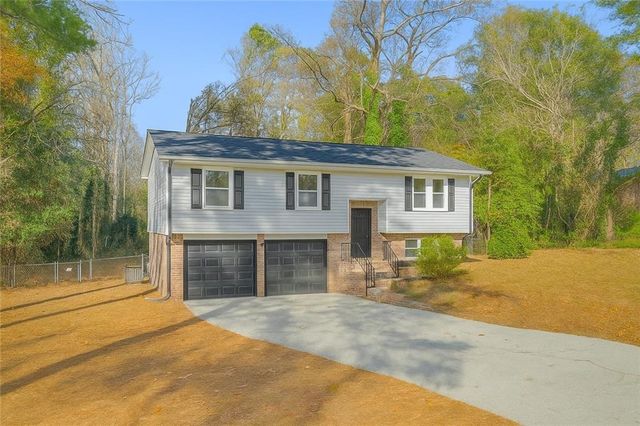 6956 Kimberland Gardens Lane, Lithonia, GA 30058