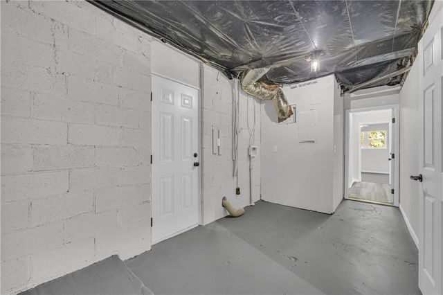 6956 Kimberland Gardens Lane, Lithonia, GA 30058