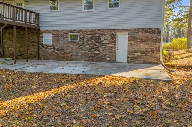 6956 Kimberland Gardens Lane, Lithonia, GA 30058