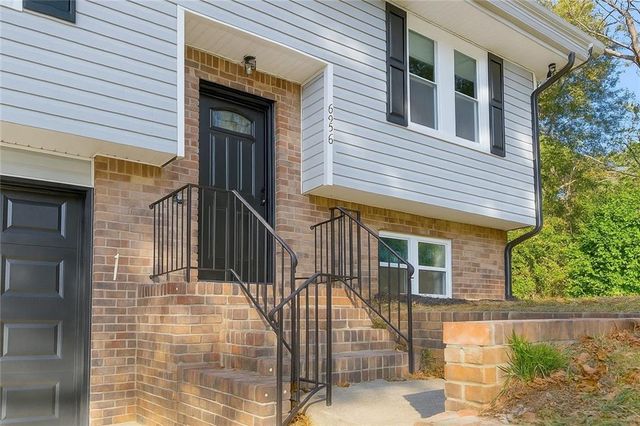 6956 Kimberland Gardens Lane, Lithonia, GA 30058