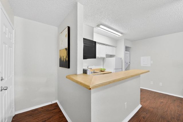 9825 Walnut Street 306, Dallas, TX 75243