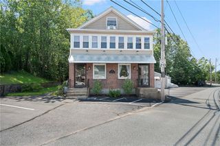 15 Thomas Street, North Providence, RI 02911