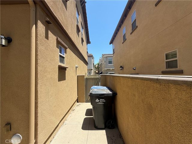 850 E Mountain Way C, Azusa, CA 91702