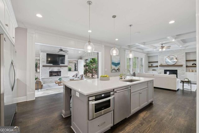 5055 Pointer Ridge, Flowery Branch, GA 30542