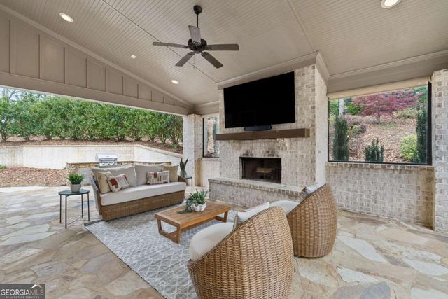 5055 Pointer Ridge, Flowery Branch, GA 30542