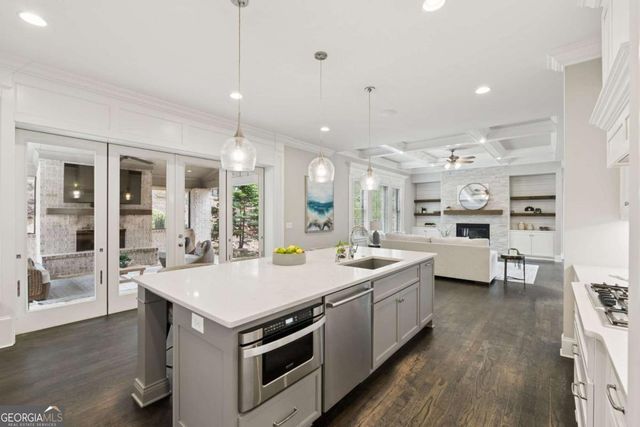 5055 Pointer Ridge, Flowery Branch, GA 30542