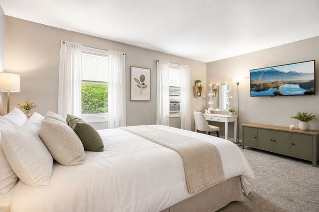 42 Wrentham Rd 42, Worcester, MA 01602
