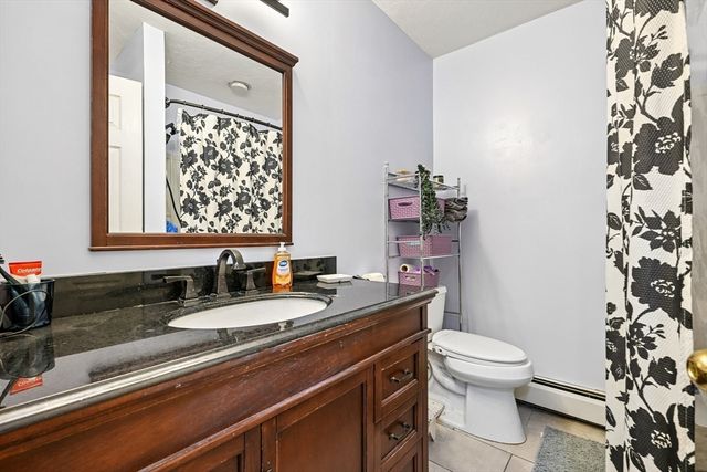 42 Wrentham Rd 42, Worcester, MA 01602