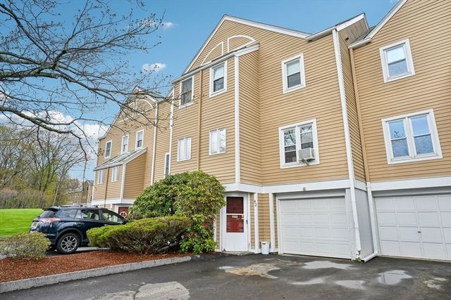 42 Wrentham Rd 42, Worcester, MA 01602