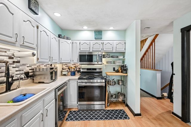 42 Wrentham Rd 42, Worcester, MA 01602